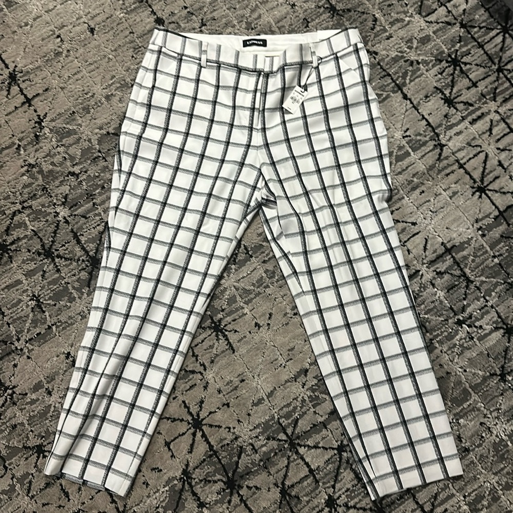 Express Columnist dress pants in 16R plaid off white and black